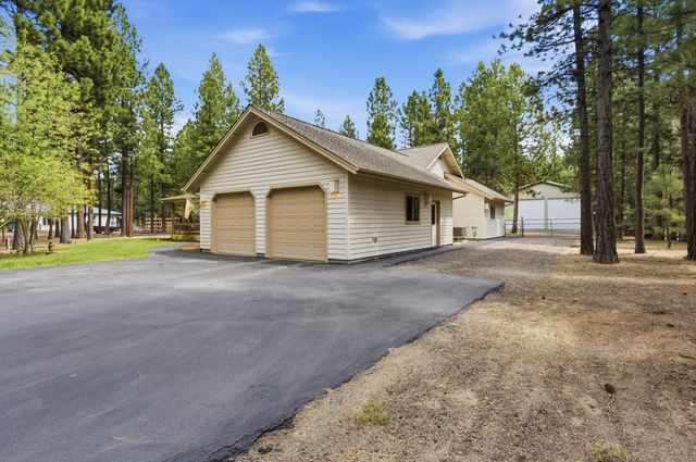 51730 Pine Loop Drive, La Pine, OR 97739