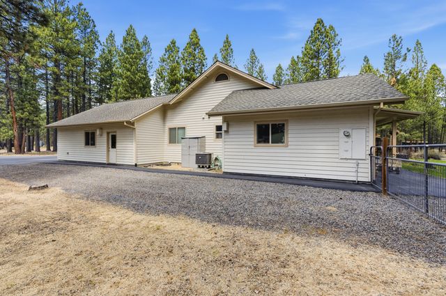 51730 Pine Loop Drive, La Pine, OR 97739