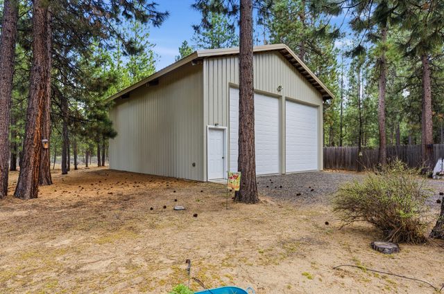 51730 Pine Loop Drive, La Pine, OR 97739