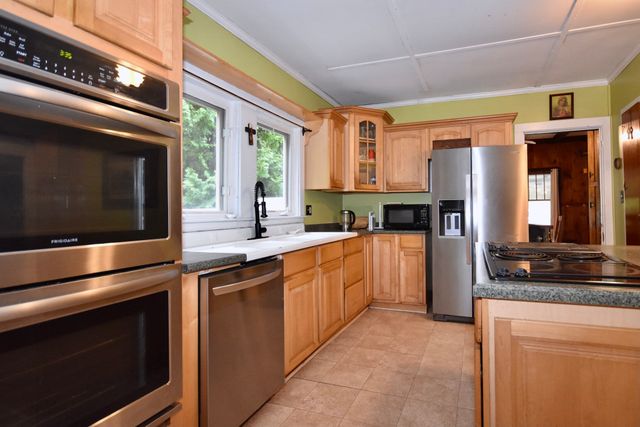 329 Wareham Rd, Marion, MA 02738