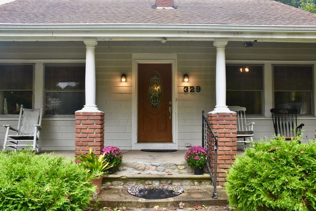 329 Wareham Rd, Marion, MA 02738
