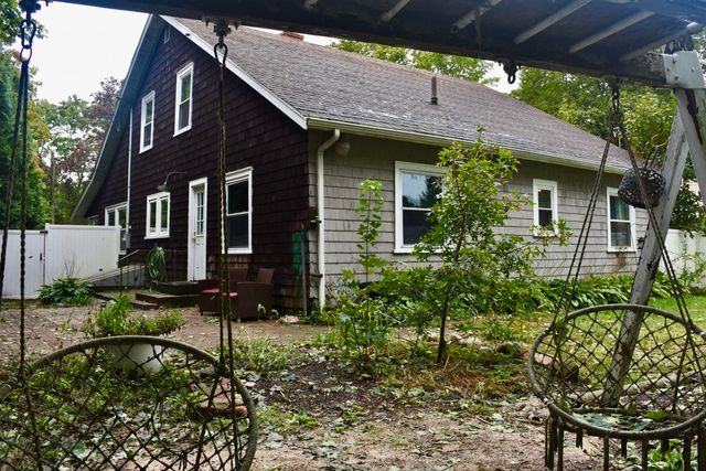 329 Wareham Rd, Marion, MA 02738