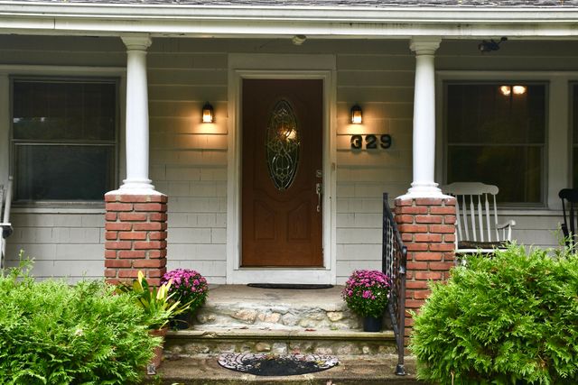 329 Wareham Rd, Marion, MA 02738