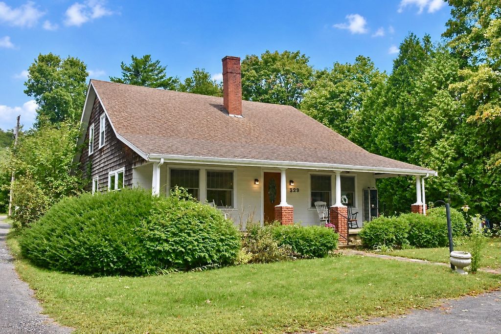 329 Wareham Rd, Marion, MA 02738