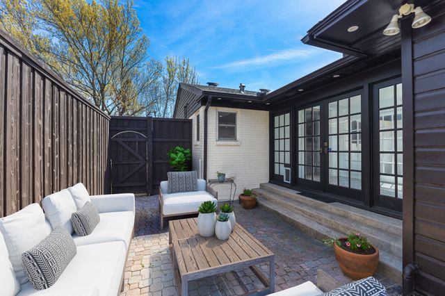 9929 Gooding Drive, Dallas, TX 75220