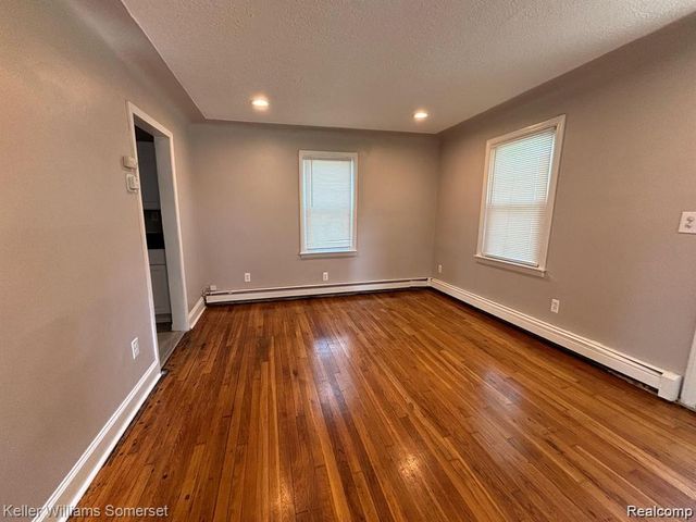 19800 Parkside Street, Saint Clair Shores, MI 48080