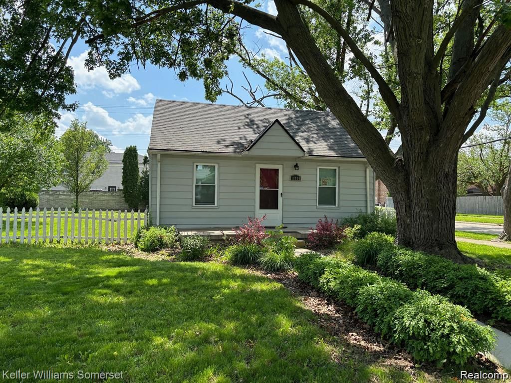 19800 Parkside Street, Saint Clair Shores, MI 48080