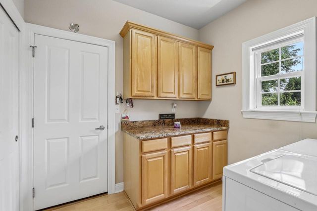 749 Prestwick COURT, Oconomowoc, WI 53066