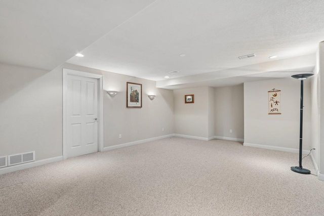 749 Prestwick COURT, Oconomowoc, WI 53066