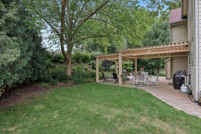 749 Prestwick COURT, Oconomowoc, WI 53066