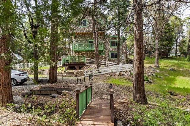 27538 Meadow Drive, Lake Arrowhead, CA 92352