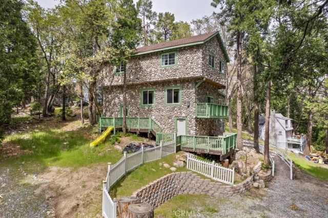 27538 Meadow Drive, Lake Arrowhead, CA 92352
