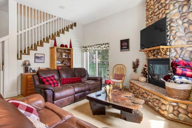 27538 Meadow Drive, Lake Arrowhead, CA 92352