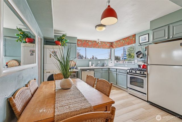 176 Maple Street, Camano Island, WA 98282
