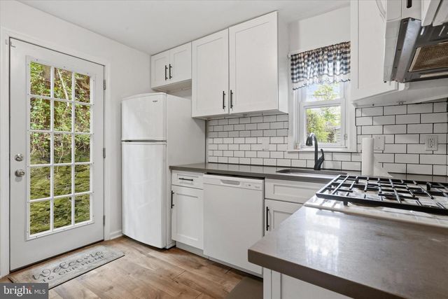 3323 KRAIL ST, Philadelphia, PA 19129