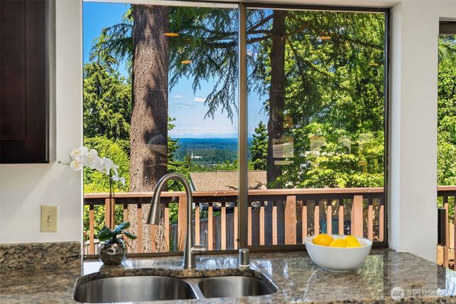 14428 SE 49th Street, Bellevue, WA 98006