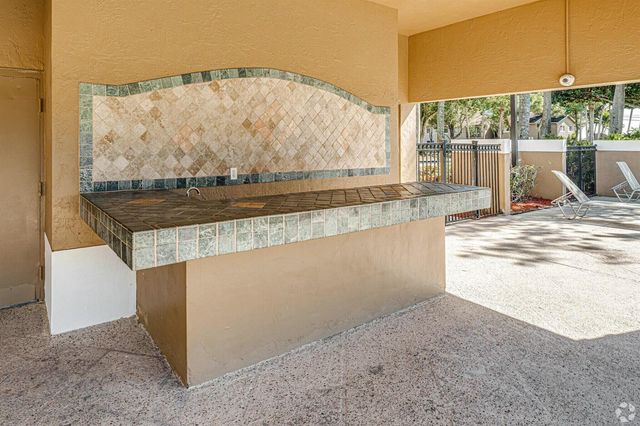 1089 N BENOIST FARMS Road 102, West Palm Beach, FL 33411