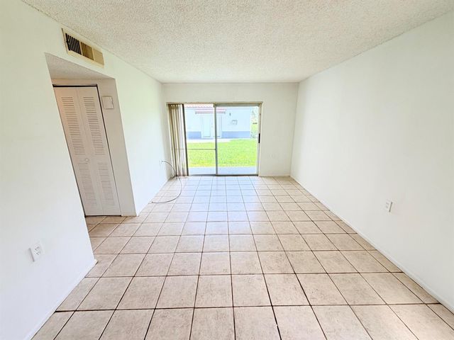 1089 N BENOIST FARMS Road 102, West Palm Beach, FL 33411