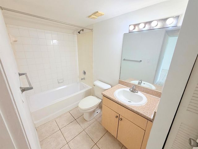 1089 N BENOIST FARMS Road 102, West Palm Beach, FL 33411