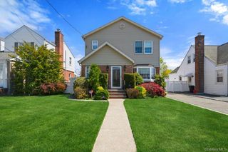 296 Euston Road S, Garden City, NY 11530