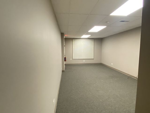 10610 S Cicero Avenue 1, Oak Lawn, IL 60453