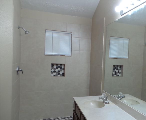 15227 Beechnut, Houston, TX 77083