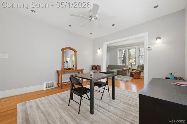 1373 Beaconsfield Avenue, Grosse Pointe Park, MI 48230