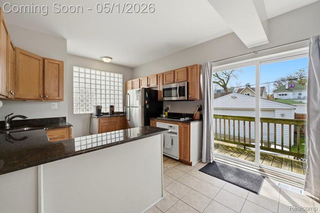 1373 Beaconsfield Avenue, Grosse Pointe Park, MI 48230