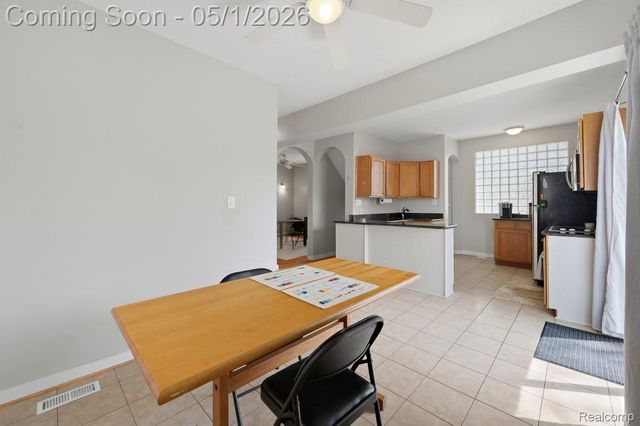 1373 Beaconsfield Avenue, Grosse Pointe Park, MI 48230