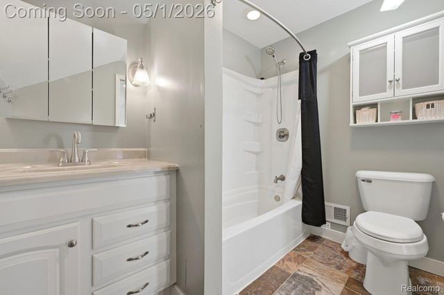 1373 Beaconsfield Avenue, Grosse Pointe Park, MI 48230
