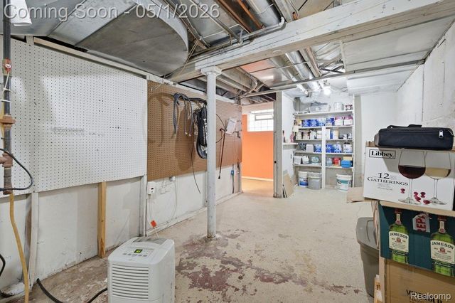 1373 Beaconsfield Avenue, Grosse Pointe Park, MI 48230