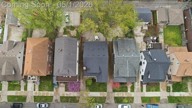 1373 Beaconsfield Avenue, Grosse Pointe Park, MI 48230
