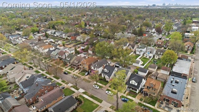 1373 Beaconsfield Avenue, Grosse Pointe Park, MI 48230