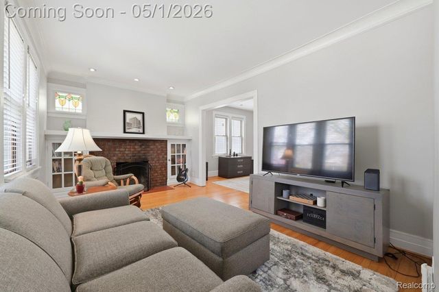 1373 Beaconsfield Avenue, Grosse Pointe Park, MI 48230