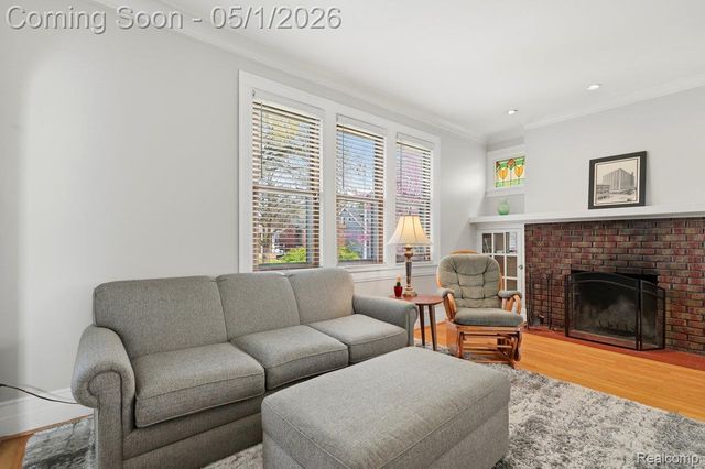 1373 Beaconsfield Avenue, Grosse Pointe Park, MI 48230
