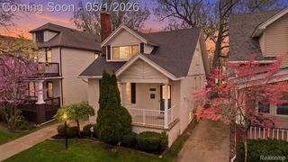 1373 Beaconsfield Avenue, Grosse Pointe Park, MI 48230