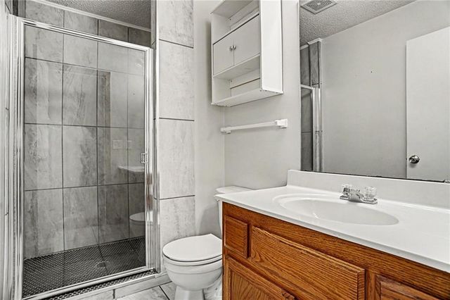 18600 Woodruff Street, Smithville, MO 64089