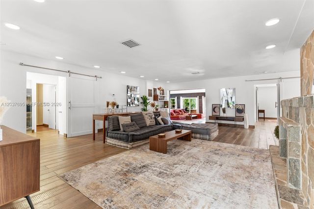 8220 Hawthorne Avenue, Miami Beach, FL 33141
