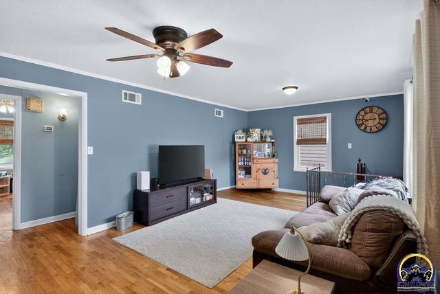 1503 SW 29th TER, Topeka, KS 66611