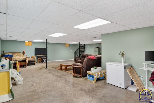 1503 SW 29th TER, Topeka, KS 66611