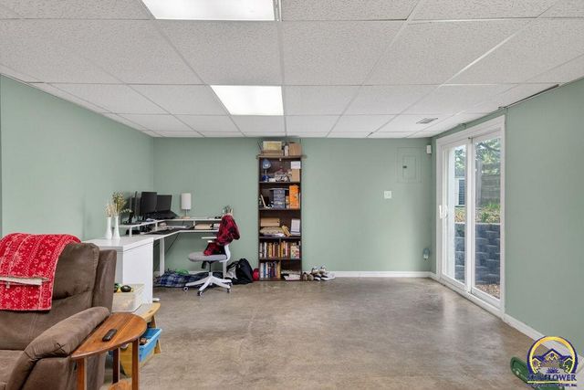 1503 SW 29th TER, Topeka, KS 66611