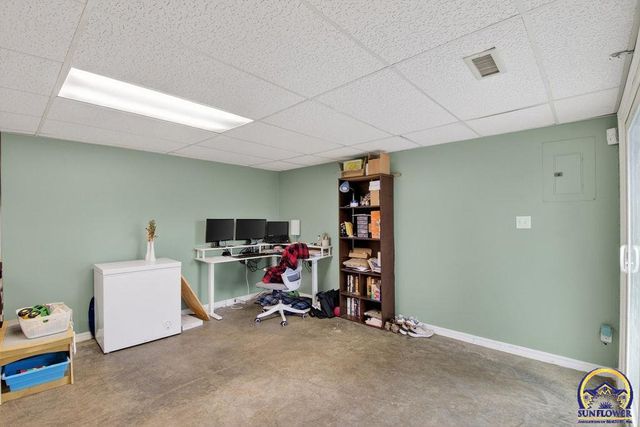1503 SW 29th TER, Topeka, KS 66611