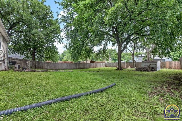 1503 SW 29th TER, Topeka, KS 66611