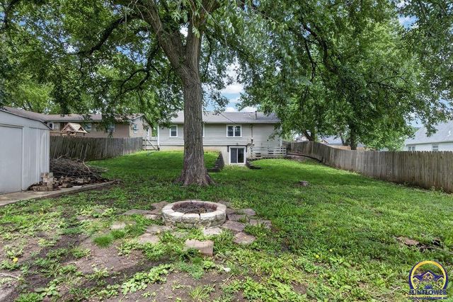1503 SW 29th TER, Topeka, KS 66611