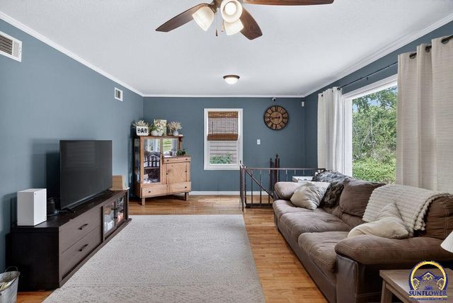 1503 SW 29th TER, Topeka, KS 66611