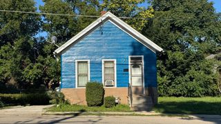 1332 S Memorial DRIVE, Racine, WI 53403
