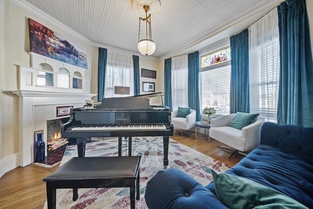 47 Salem St, Haverhill, MA 01835