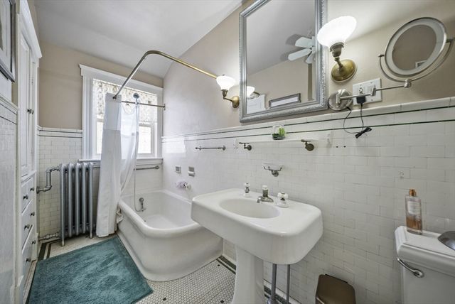 47 Salem St, Haverhill, MA 01835