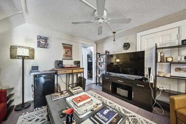 47 Salem St, Haverhill, MA 01835