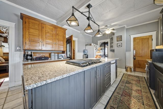 47 Salem St, Haverhill, MA 01835